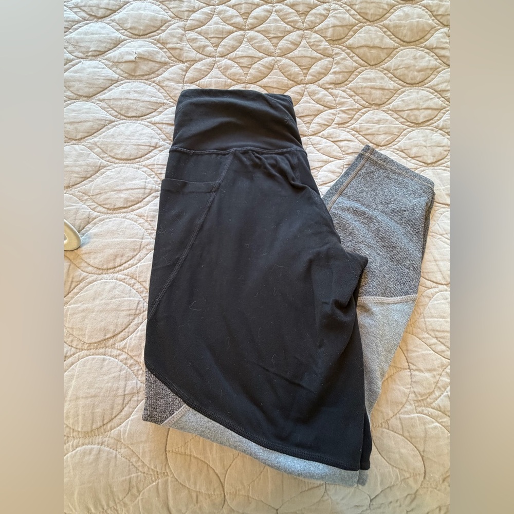 Athleta Stash Pocket Tight